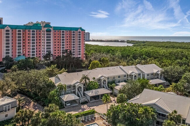 Foto del edificio - 5895 Chanteclair Dr