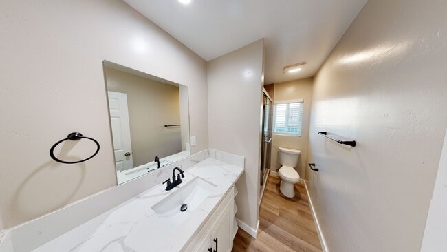 Building Photo - Renovated! 4BD/2BA on La Dorna