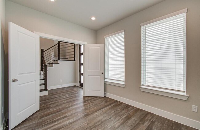 Foto del edificio - 1741 Cove Cres Ct