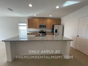 Building Photo - 5566 Sabal Dr