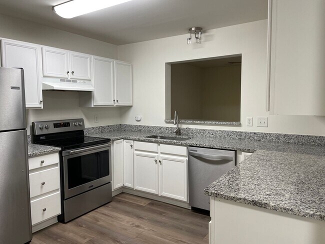 Foto del edificio - Two Bedroom Townhouse in Sherrills Ford