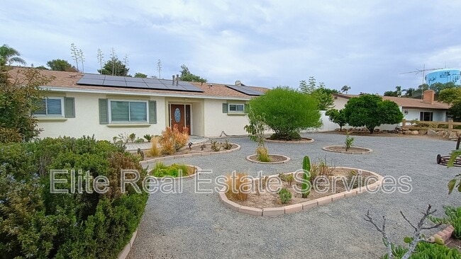Building Photo - 255 Camino Del Cerro Grande