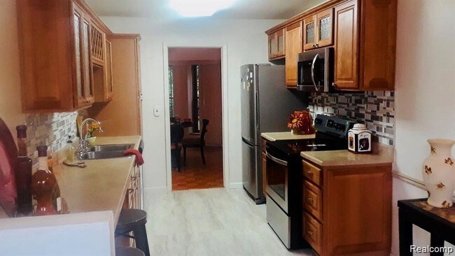 Building Photo - 24830 Glenbrooke Dr