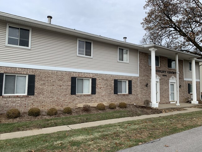 Building Photo - 3906 W Sylvania Ave