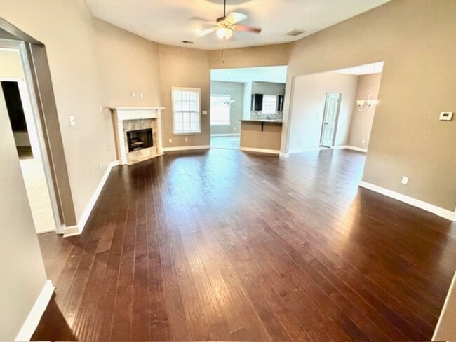 Photo - CourtlyCircleNorth8564 Apartment