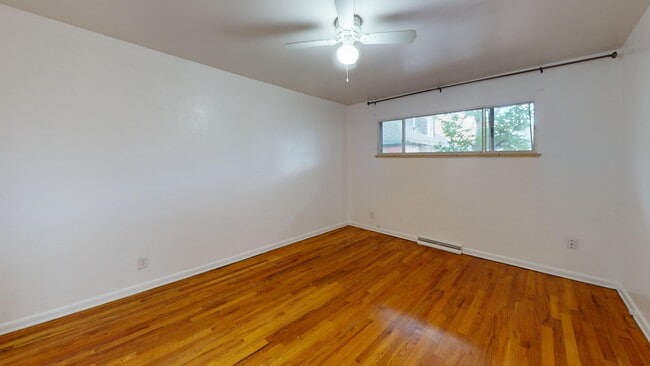 Building Photo - 1326 S Sherman St