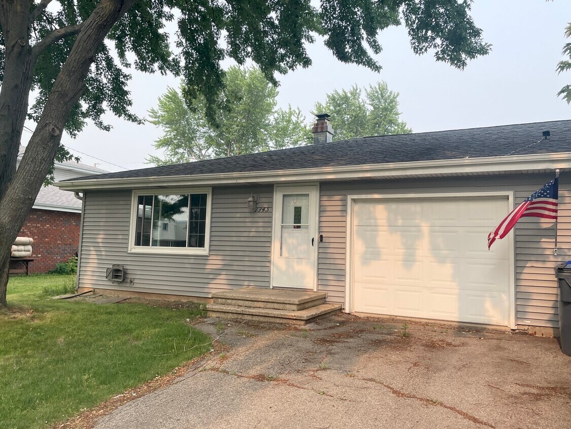 1345 Primrose Ln Unit 1345 Primrose 2, Neenah, WI 54956 Apartments