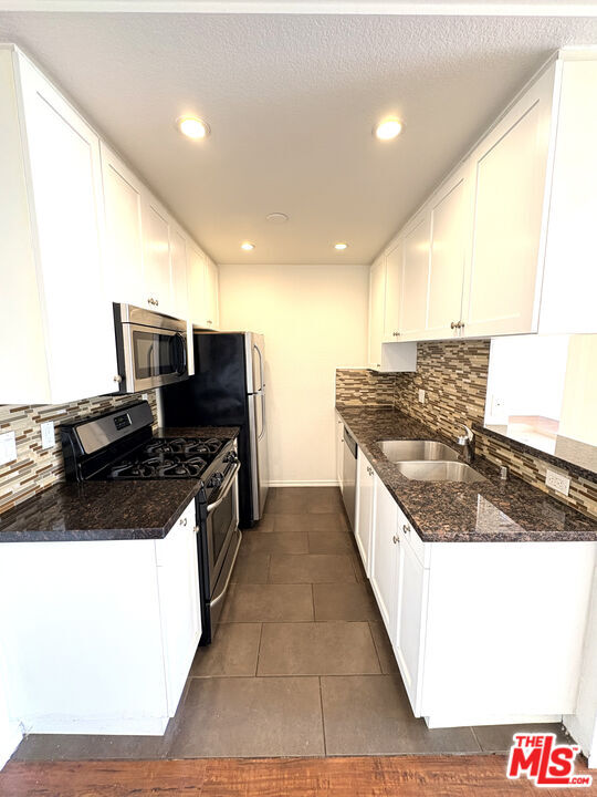 Foto del edificio - 8515 Alcott St