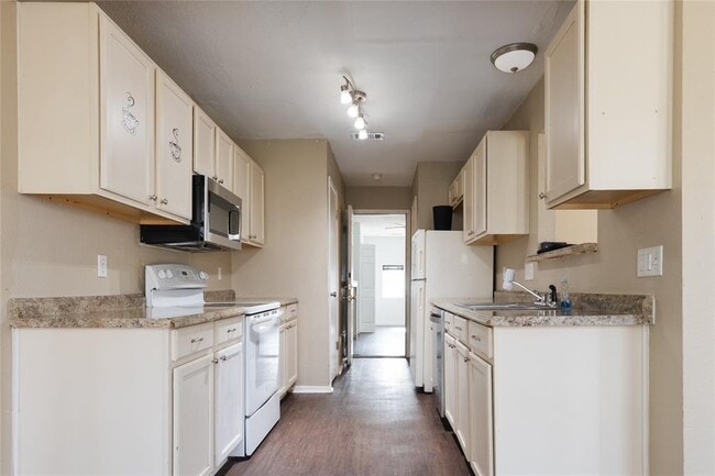 Building Photo - 9700 Carson Creek Blvd