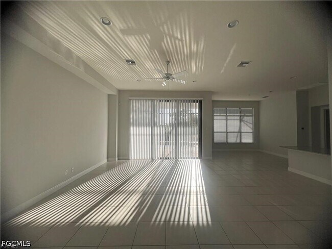 Foto del edificio - 305 NE 19th Pl