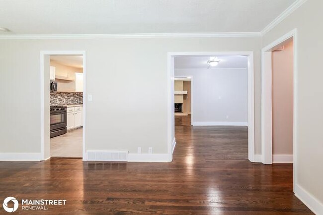 Foto del edificio - 1405 Country Club Drive, Pleasant Hill, MO...