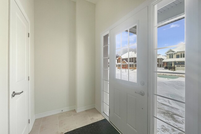 Building Photo - 275 Beechwood Forest Ln