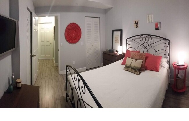 Foto del edificio - 4784 S Central Blvd