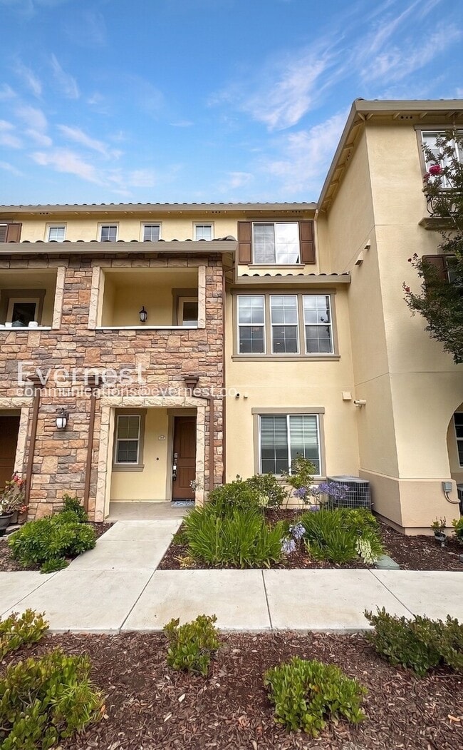 Building Photo - 442 Topaz Terrace