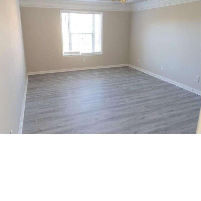 Foto del edificio - 981 Laurel Cove Way