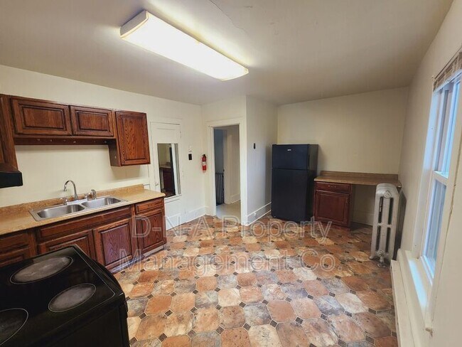 Foto del edificio - 810 Monroe St