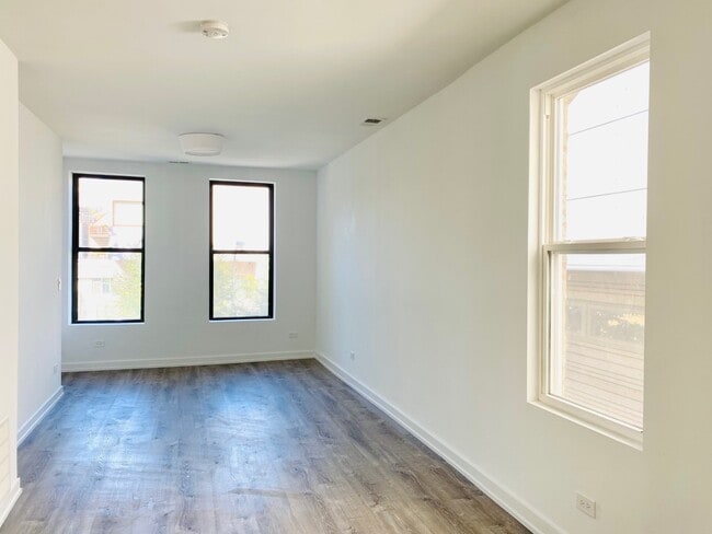 Living Room - 1731 W Potomac Ave