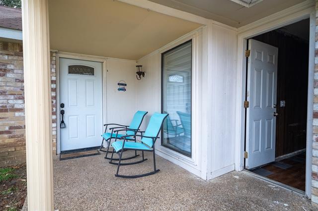 Building Photo - 3005 Woodlark Dr