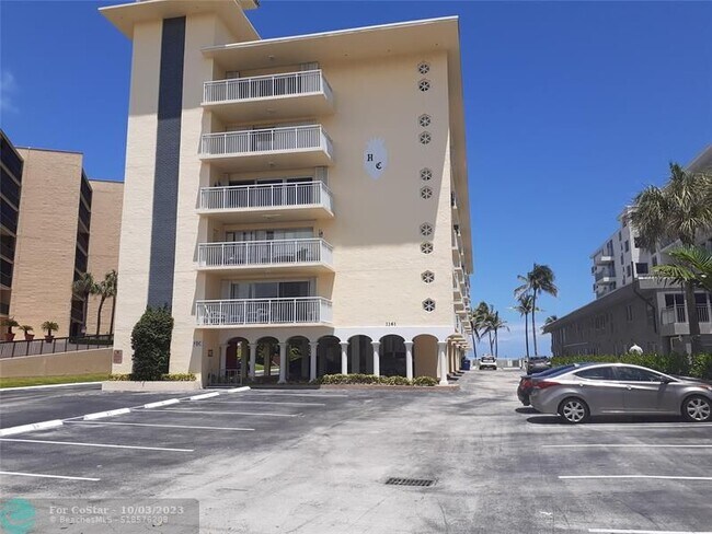 Building Photo - 1161 Hillsboro Mile