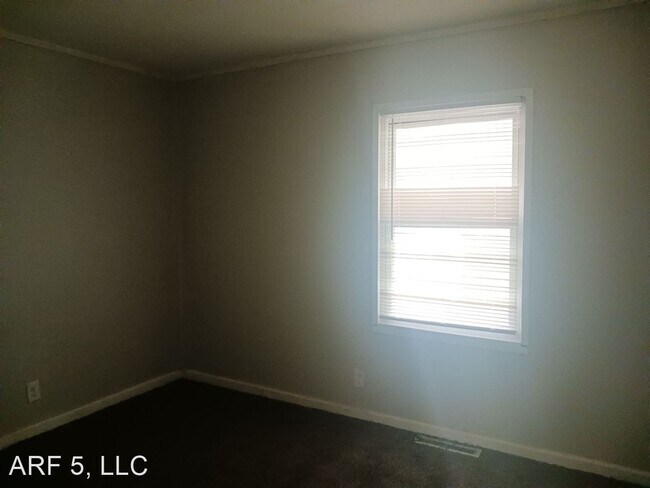 Building Photo - 3 br, 1 bath House - 2407 Woodend Avenue