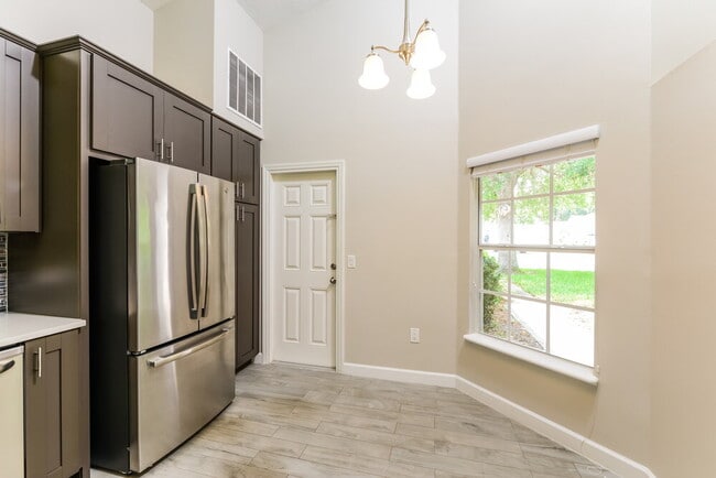 Building Photo - 3019 Dellcrest Pl