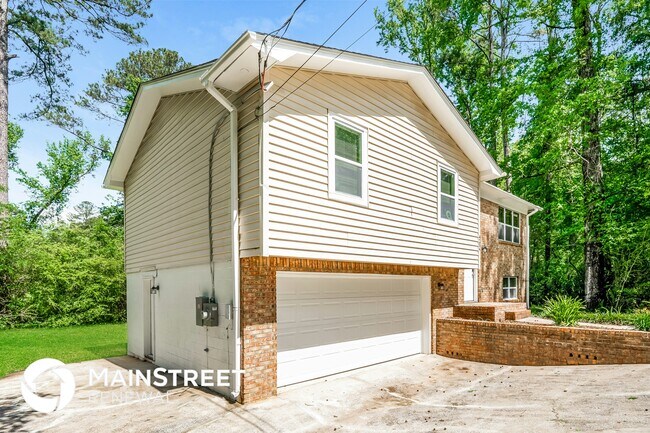 Foto del edificio - 4204 Denniston Cir