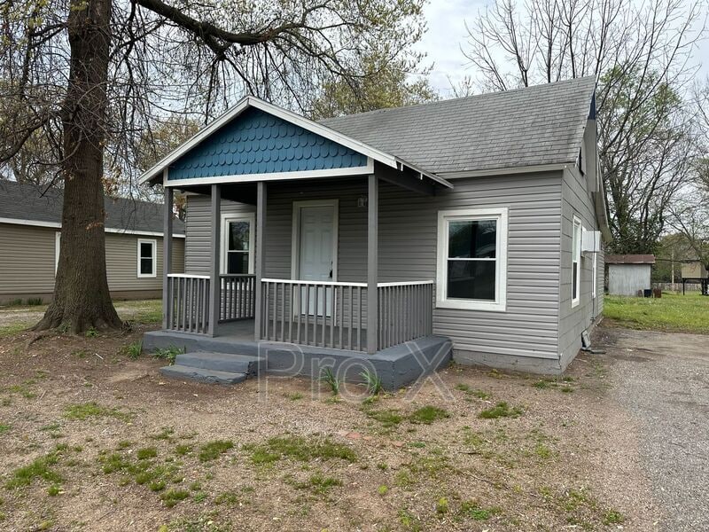 Primary Photo - 2246 Cleveland Ave
