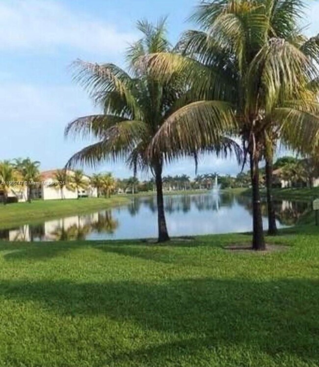 Foto del edificio - 1484 Lake Crystal Dr