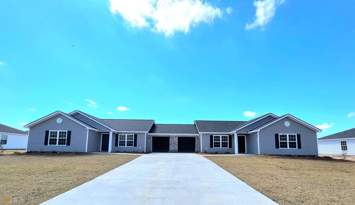 130 Callaway Crescent, Statesboro, GA 30458 Townhome Rentals in Statesboro GA
