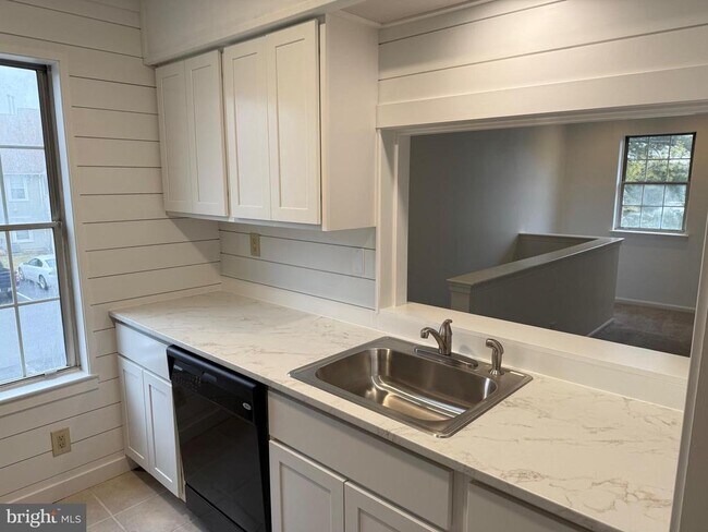 Foto del edificio - 1108 Aberdeen Ln