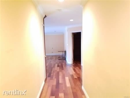 Building Photo - 4 br, 3 bath House - 1235 Oakwood Dr