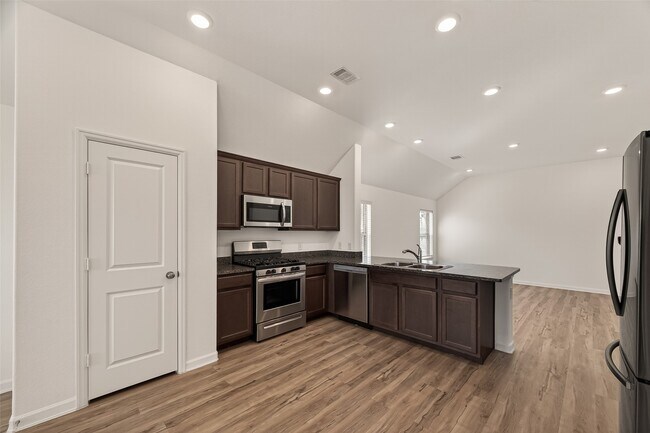 Building Photo - 1010 Schooner St