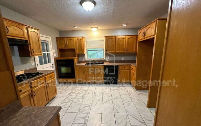 Foto del edificio - 884 Blanchard Rd