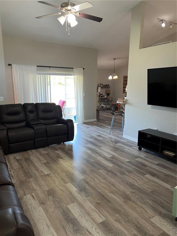 Building Photo - 5619 Fischer Dr