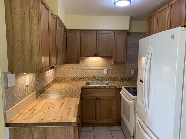 Foto del edificio - 1120 Vineyard St