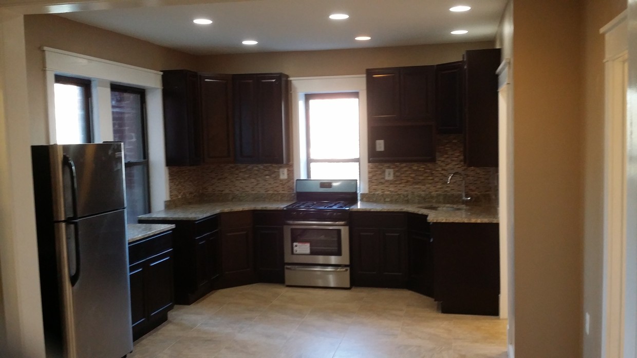 Kitchen - 624 Dr Martin Luther King Jr Blvd