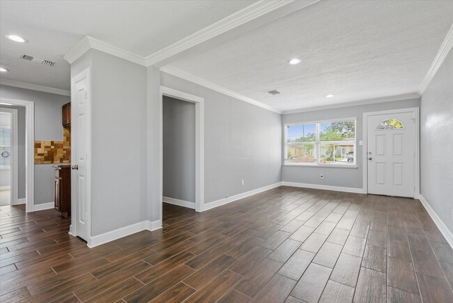 Building Photo - 6742 Feldspar St