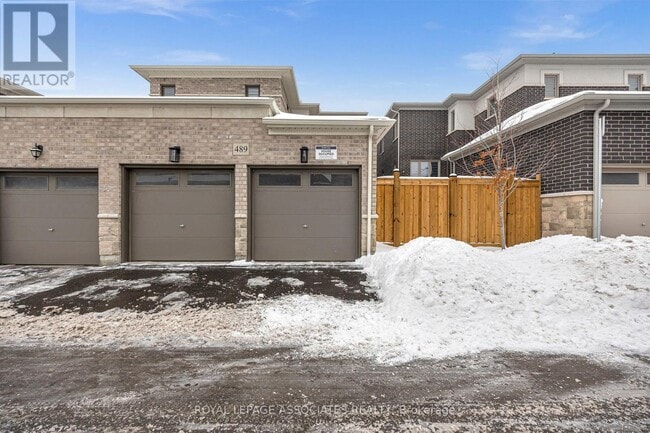 Building Photo - 489 Twin Streams Rd