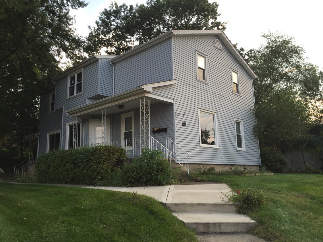 21 W. Joliet St 1st floor - 21 W Joliet St