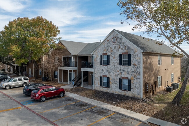 Building Photo - River Oaks Villas Apartments