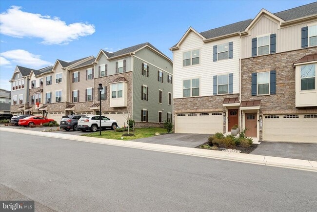 Building Photo - 5924 Pecking Stone St