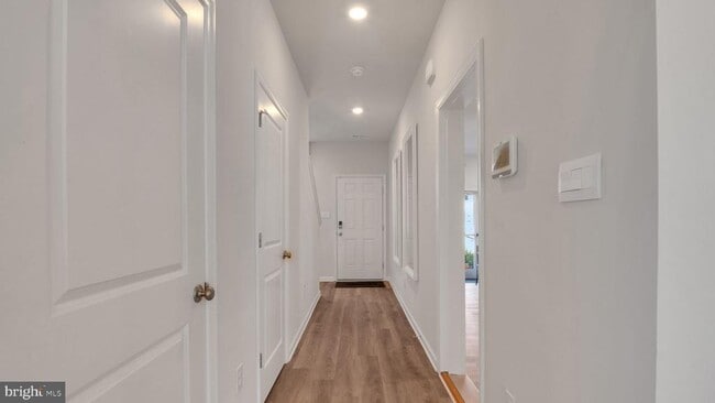 Building Photo - 206 Hermosa Dr