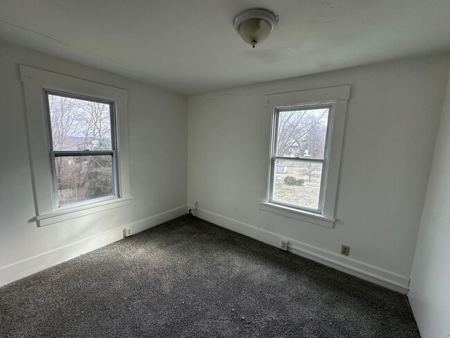 Building Photo - 696 Gaylord Ave