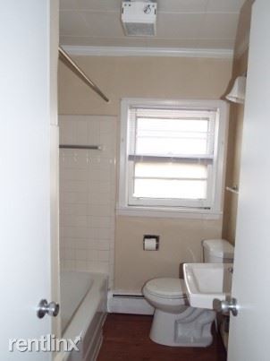 Foto del edificio - 1 br, 1 bath Apartment - 8 S Barbara St Apt 5