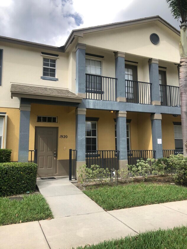 1920 SE High Springs Dr, Port Saint Lucie, FL 34952 Townhome Rentals