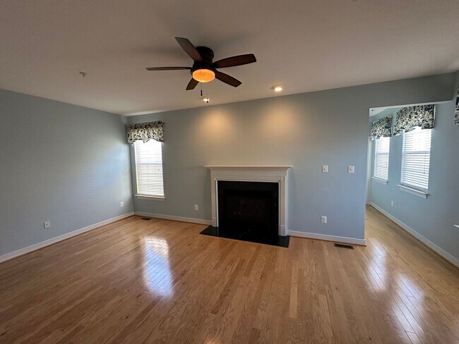 Foto del edificio - Lovely 4 bedroom townhome in Villages of F...