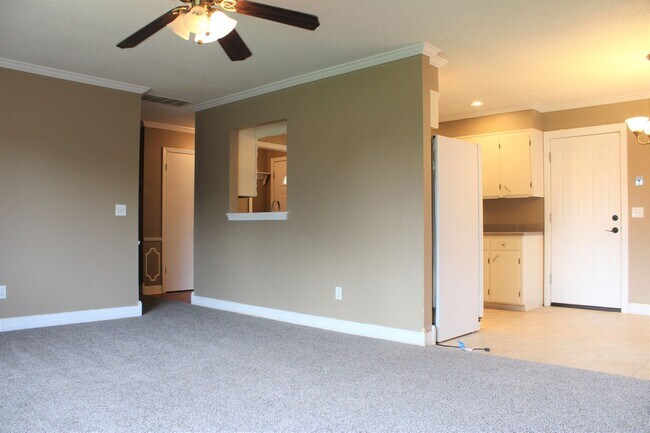 Foto del edificio - Great Home in Warr Acres Close & Convenien...