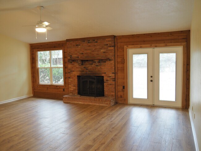 Foto del edificio - 6742 Alan-A-Dale Trail