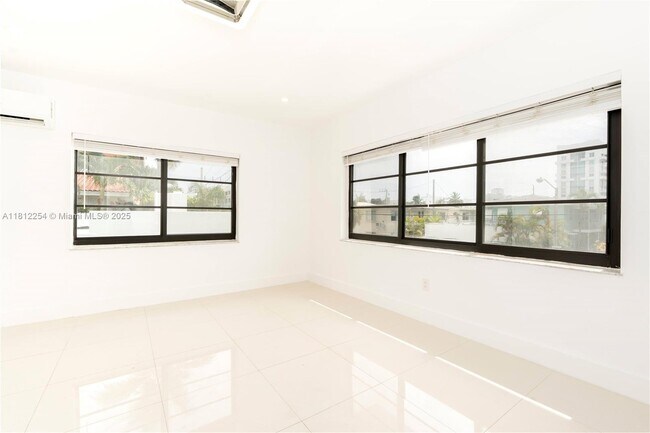 Foto del edificio - 7620 Abbott Ave