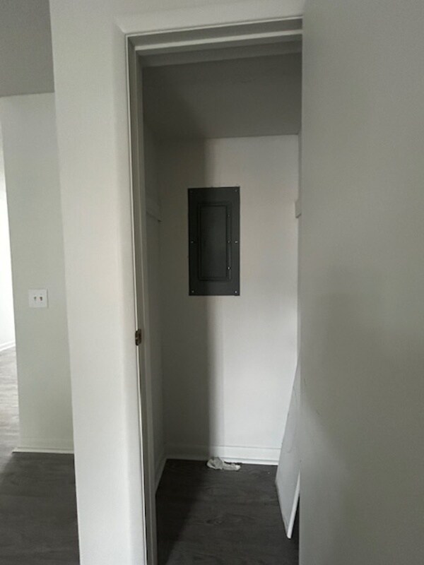 Building Photo - 1829 Tall Pines Cir